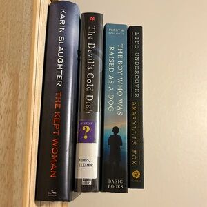 4 BOOKS!!!📚✨ SALE!!! ✨